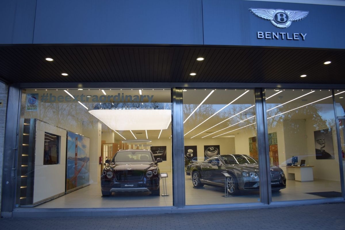 Bentley's display window LEDs