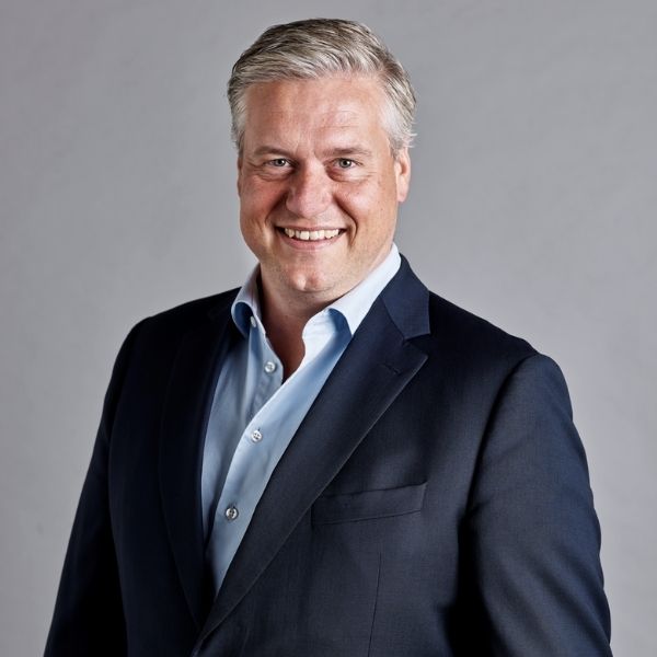 LED iBond International Sales Manager, Rasmus Steengaard